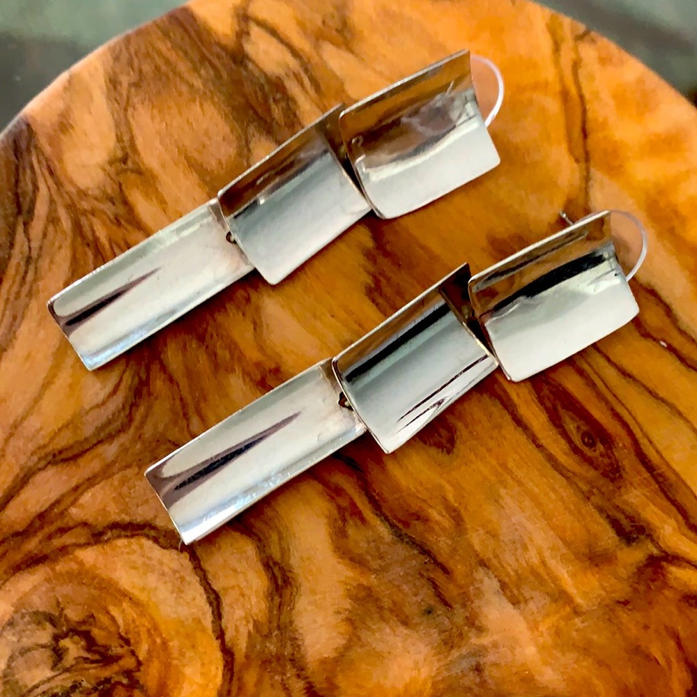 (925) Sterling Silver earrings